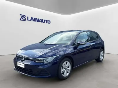 Usata VW Golf VIII Life 110 CV (80 kW) 2022 Blu Berlina