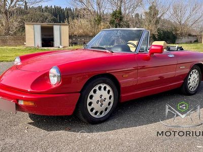 Usata Alfa Romeo Spider 125 CV (91 kW) 1990 Rosso Cabrio
