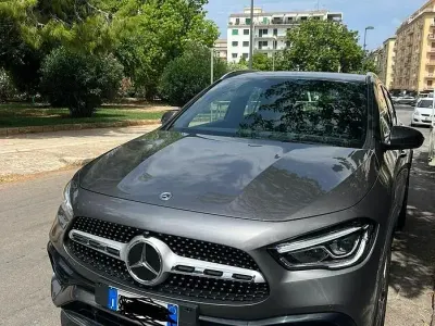 Usata Mercedes GLA200 Premium 150 CV (110 kW) 2022 Grigio SUV