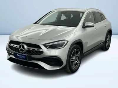 Usata Mercedes GLA250 Premium 160 CV (117 kW) 2022 Argento SUV