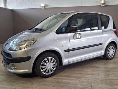 Usata Peugeot 1007 68 CV (50 kW) 2006 Argento Monovolume