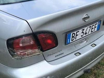 Usata Nissan Primera 114 CV (83 kW) 1999 Argento Berlina