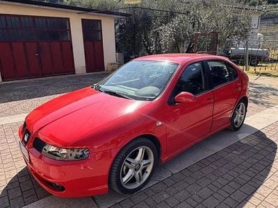 Usata Seat Leon 150 CV (110 kW) 2003 Rosso Utilitaria