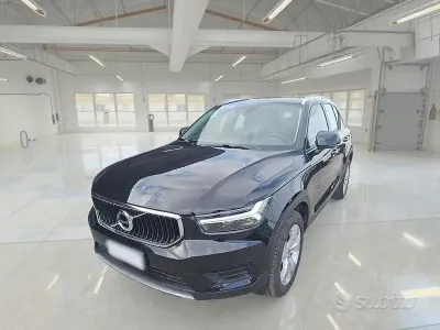 Usata Volvo XC40 Momentum 129 CV (94 kW) 2021 Nero SUV