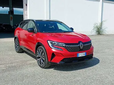 Usata Renault Austral Iconic 131 CV (96 kW) 2023 Rossa SUV