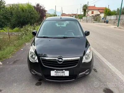 Usata Opel Agila Enjoy 65 CV (47 kW) 2010 Nero Utilitaria