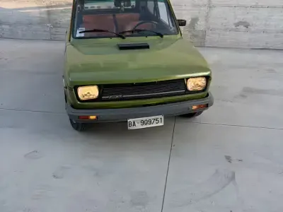 Käytetty Fiat 127 50 HP (36 kW) 1970 Vihreä Sedan