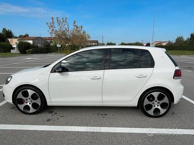 Usata VW Golf VI Highline 140 CV (102 kW) 2010 Bianco Utilitaria
