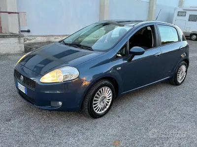 Usata Fiat Grande Punto 75 CV (55 kW) 2007 Blu Utilitaria