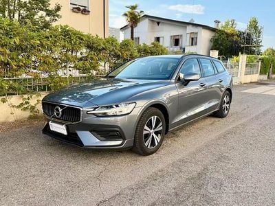 Usata Volvo V60 Business Edition 150 CV (110 kW) 2019 Grigio Station wagon