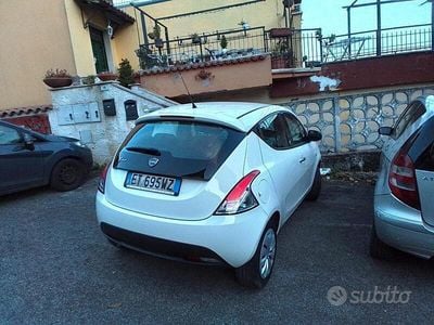 Usata Lancia Ypsilon 69 CV (50 kW) 2014 Bianco Utilitaria