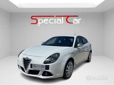 Usata Alfa Romeo Giulietta Distinctive 140 CV (102 kW) 2012 Bianco Utilitaria