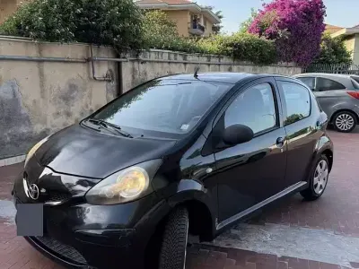 Usata Toyota Aygo 67 CV (49 kW) 2007 Nero Utilitaria