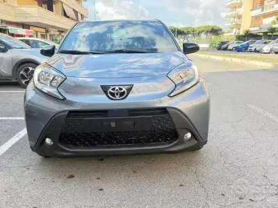 Nouvelle Toyota Aygo X Lounge 72 ch (52 kW) 2025 Gris SUV