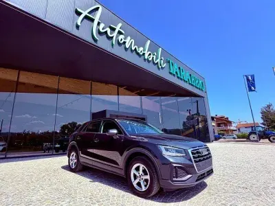 Usata Audi Q2 110 CV (80 kW) 2023 Grigio scuro SUV
