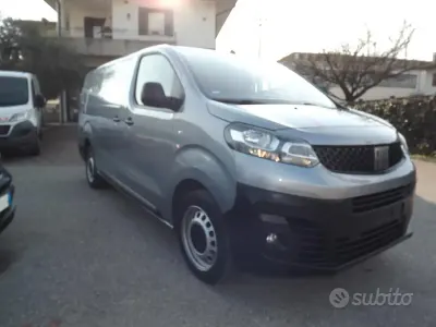 Usata Fiat Scudo Lounge 177 CV (130 kW) 2023 Grigio Furgone