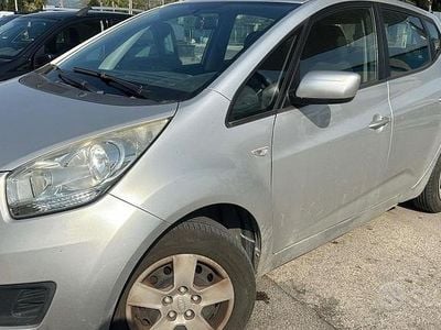 Usata Kia Venga 90 CV (66 kW) 2012 Grigio Utilitaria