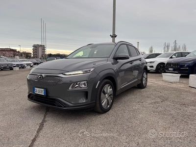 Usata Hyundai Kona XPrime 100 kW (136 CV) 2020 Gray SUV