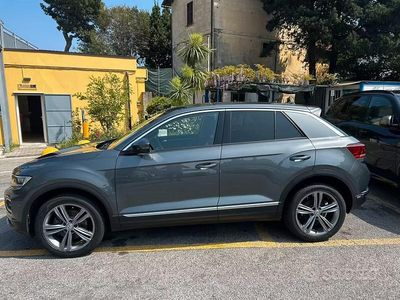 Usata VW T-Roc Advance 150 CV (110 kW) 2018 Grigio SUV