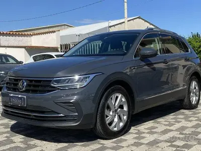 Używany VW Tiguan Life 122 KM (89 kW) 2021 Szary SUV