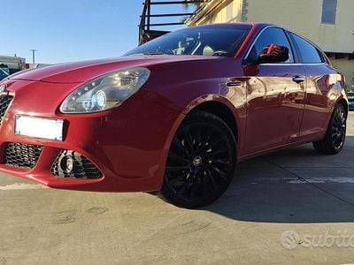 Käytetty Alfa Romeo Giulietta 140 HP (102 kW) 2011 Punainen Viistoperä