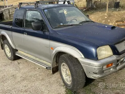 Usata Mitsubishi L 100 CV (73 kW) 2000 Bluazzurro Cabrio