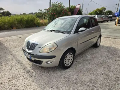 Usata Lancia Ypsilon 60 CV (44 kW) 2005 Argento Utilitaria