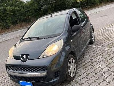 Usata Peugeot 107 68 CV (50 kW) 2011 Grigio Utilitaria