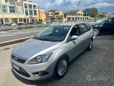 Usata Ford Focus 110 CV (80 kW) 2009 Grigio Station wagon