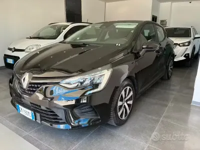 Usata Renault Clio V Equilibre 101 CV (74 kW) 2023 Nero Berlina