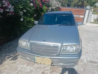 Usata Mercedes 200 136 CV (100 kW) 2000 Grigio Station wagon