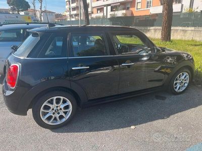 usata Mini Cooper D 1.5Boost 5 porte - aprile 2018