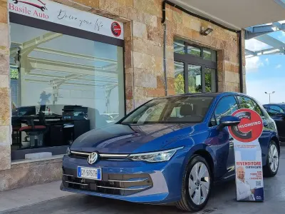Usata VW Golf VIII Style 150 CV (110 kW) 2025 Blu/azzurro Berlina