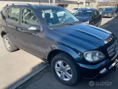 Usata Mercedes ML270 SE 163 CV (119 kW) 2005 Blu SUV