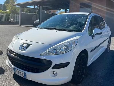 Usata Peugeot 207 Sport 75 CV (55 kW) 2009 Bianco Berlina