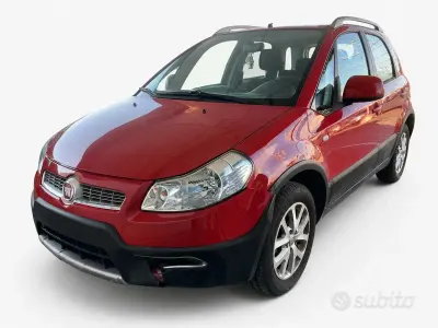 Begagnad Fiat Sedici Emotion 120 HK (88 kW) 2010 Röd SUV