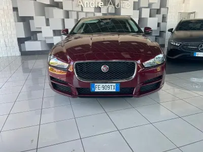 Usata Jaguar XE Prestige 241 CV (177 kW) 2016 Bordo Berlina