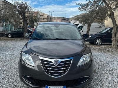 Usata Lancia Ypsilon Gold 69 CV (50 kW) 2013 Grigio Utilitaria