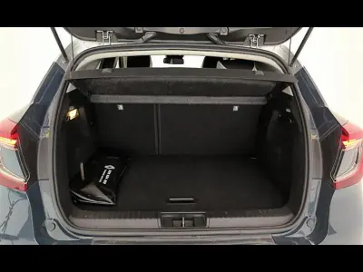 Usata Renault Captur Techno 145 CV (106 kW) 2023 Blu scuro SUV