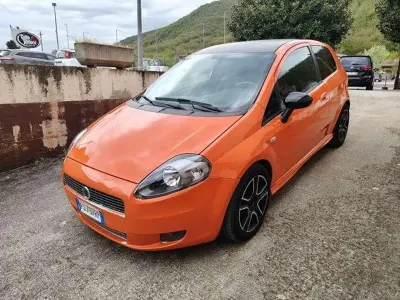 Usata Fiat Grande Punto Sport 131 CV (96 kW) 2006 Arancione Utilitaria