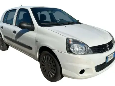 Usata Renault Clio II 58 CV (42 kW) 2009 Bianco Berlina