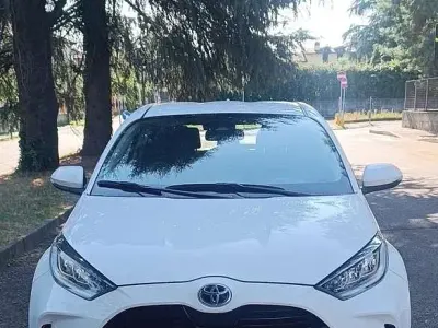 Usata Toyota Yaris Hybrid