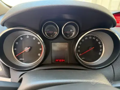 Usata Opel Mokka 140 CV (102 kW) 2016 Bianco SUV