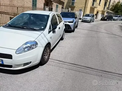 Usata Fiat Grande Punto 75 CV (55 kW) 2011 Bianco Utilitaria