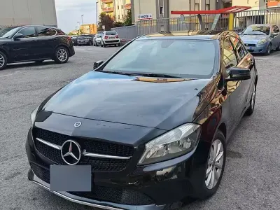 Usata Mercedes A180 Business 109 CV (80 kW) 2018 Nero Berlina