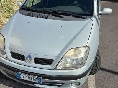 Usata Renault Scénic 102 CV (75 kW) 2001 Monovolume