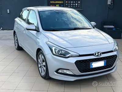 Usata Hyundai i20 Comfort 90 CV (66 kW) 2018 Grigio Berlina