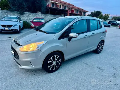 Usata Ford B-MAX 75 CV (55 kW) 2015 Marrone Monovolume