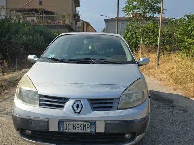 Usata Renault Scenic E-Tech 2006 Grigio Utilitaria