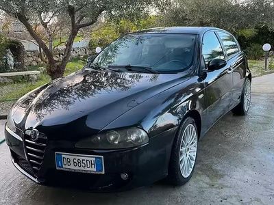 Usata Alfa Romeo 147 116 CV (85 kW) 2007 Nero Utilitaria